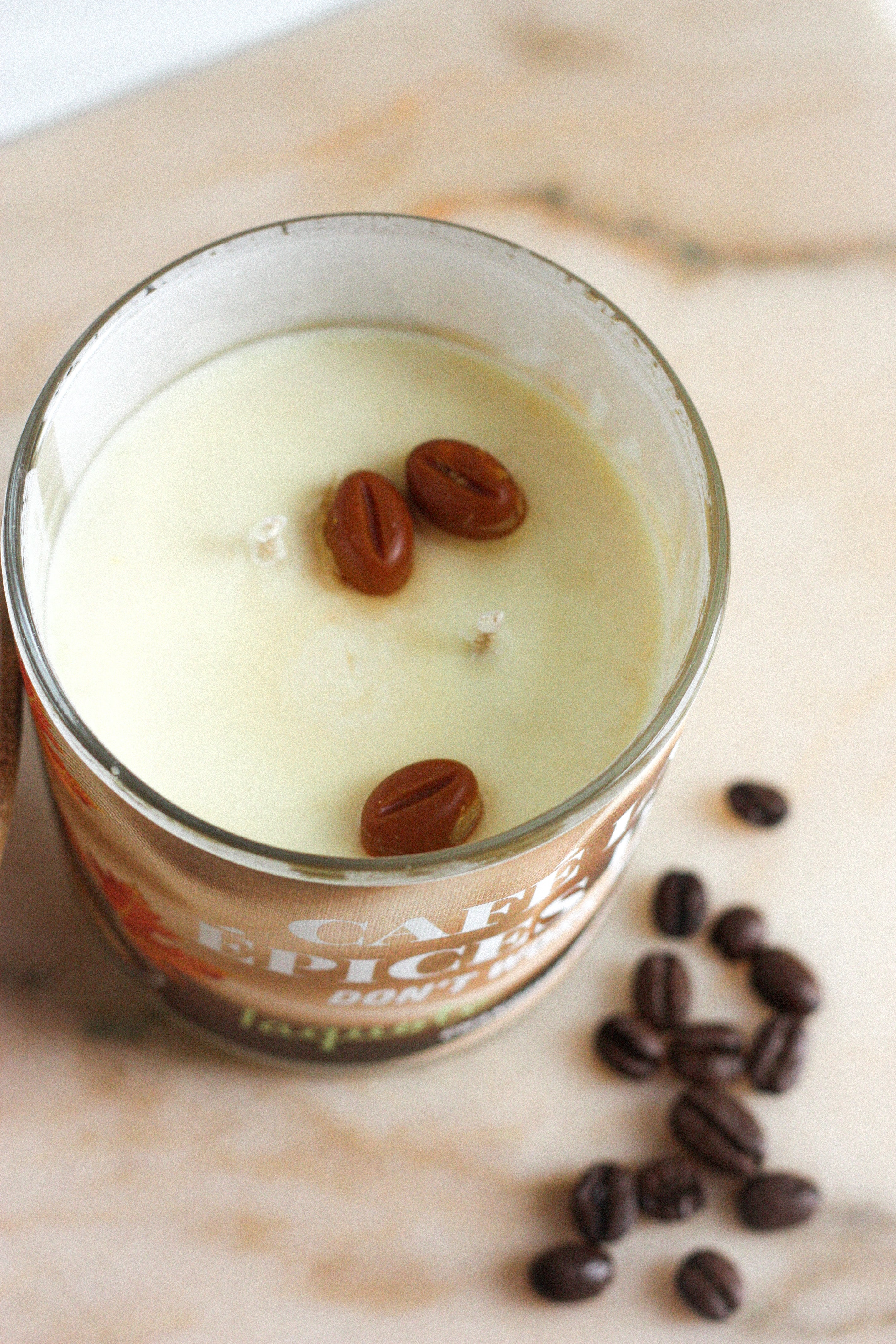 CAFÉ LATTÉ AUX ÉPICES D'AUTOMNE